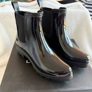 London Fog Black Glossy Ankle Boots